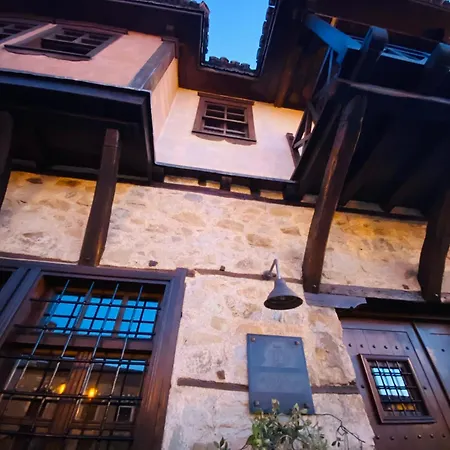 Aristotelous Alexandrou Historic 奥纳亚
